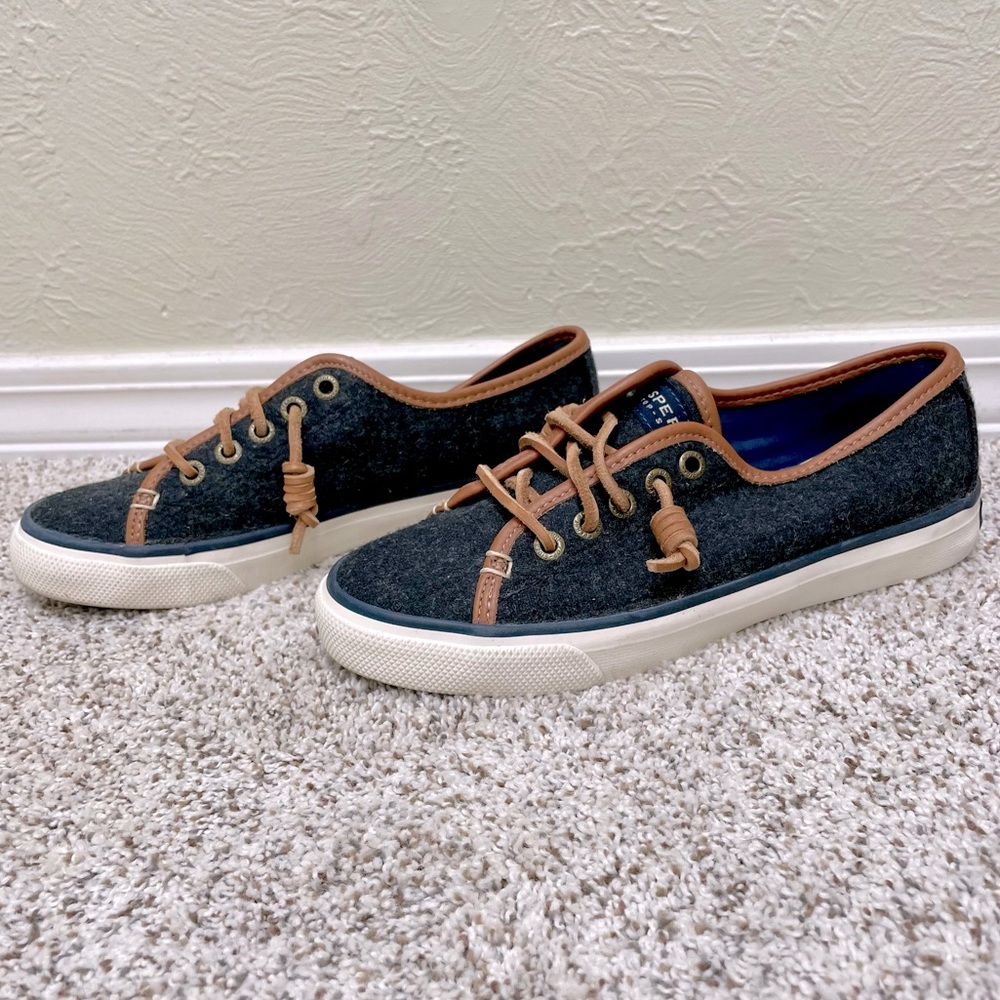 Sperry sneaker